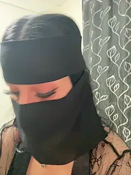 Snapshot of mari_layali chatting on August 2, 2026, 10:29 pm mari layali online show from August 2, 2026, 10:29 pm