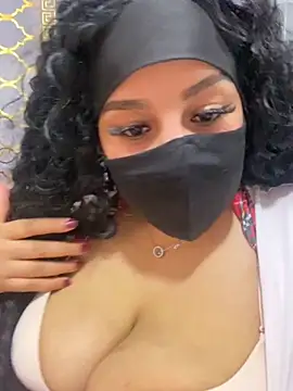 Snapshot of mari_layali chatting on November 17, 2025, 11:58 am mari layali online show from November 17, 2025, 11:58 am