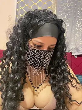 Snapshot of mari_layali chatting on November 4, 2025, 7:06 pm mari layali online show from November 4, 2025, 7:06 pm