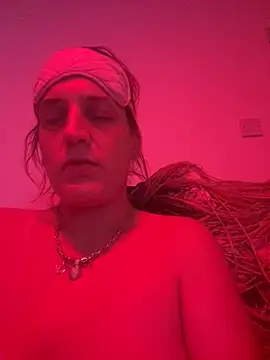 Haleytightlips1986 online show from April 9, 2026, 1:51 am