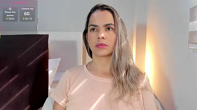 Snapshot of ClaraMariaMon chatting on November 30, 2025, 2:07 pm ClaraMariaMon online show from November 30, 2025, 2:07 pm