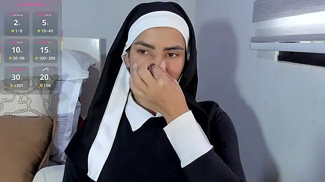 Snapshot of ClaraMariaMon chatting on October 8, 2025, 1:45 pm ClaraMariaMon online show from October 8, 2025, 1:45 pm