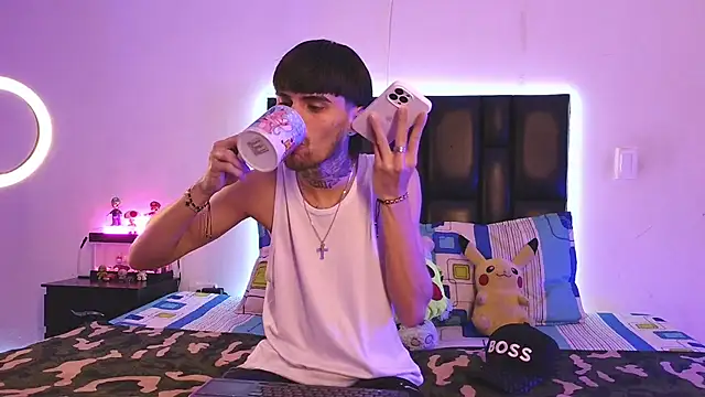 Snapshot of Brutal_Sex_Fucking chatting on October 27, 2025, 6:31 pm Brutal Sex Fucking online show from October 27, 2025, 6:31 pm