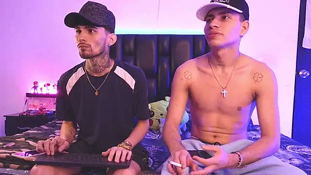 Snapshot of Brutal_Sex_Fucking chatting on November 28, 2025, 11:05 pm Brutal Sex Fucking online show from November 28, 2025, 11:05 pm