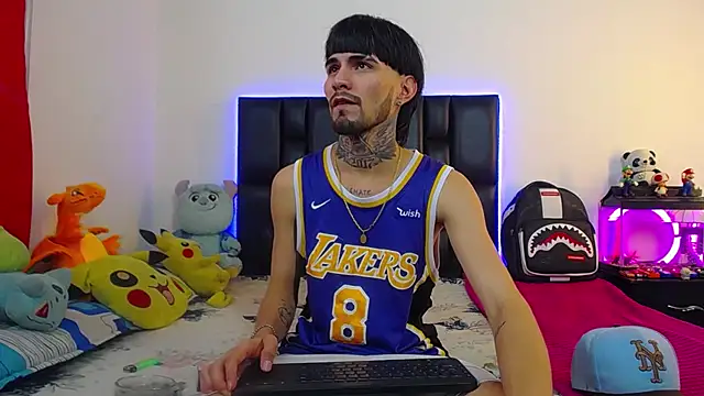 Snapshot of Brutal_Sex_Fucking chatting on June 27, 2026, 10:05 pm Brutal Sex Fucking online show from June 27, 2026, 10:05 pm