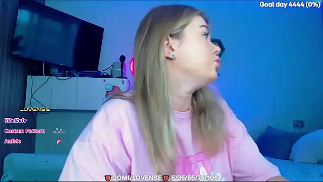 Snapshot of SuchCute chatting on February 8, 2026, 3:15 am SuchCute online show from February 8, 2026, 3:15 am