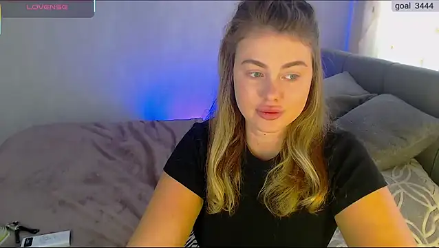 Snapshot of SuchCute chatting on November 6, 2025, 2:37 am SuchCute online show from November 6, 2025, 2:37 am