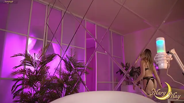 Snapshot of marylunamay chatting on February 28, 2025, 10:17 pm marylunamay online show from February 28, 2025, 10:17 pm