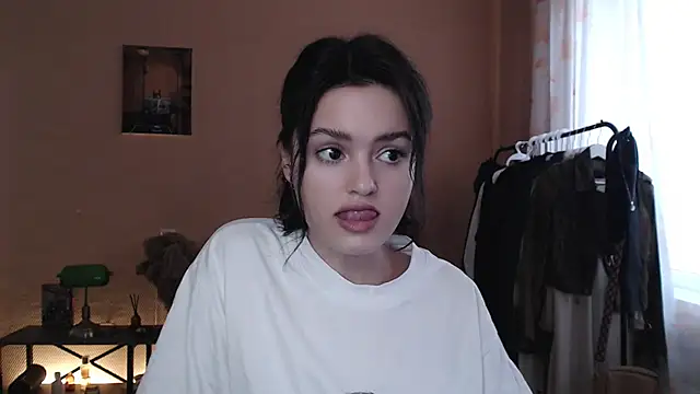 Snapshot of CuteRuby99 chatting on October 25, 2025, 10:14 am CuteRuby99 online show from October 25, 2025, 10:14 am