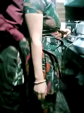 Snapshot of Desisumana chatting on November 28, 2025, 6:08 pm Desisumana online show from November 28, 2025, 6:08 pm