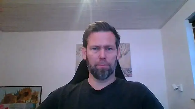 Snapshot of Gotta1 chatting on November 24, 2025, 2:50 pm Gotta1 online show from November 24, 2025, 2:50 pm