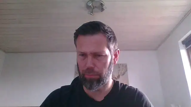 Snapshot of Gotta1 chatting on November 2, 2025, 8:19 am Gotta1 online show from November 2, 2025, 8:19 am