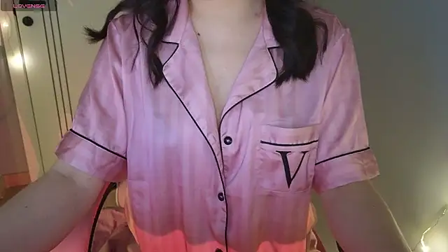 Snapshot of malady_ chatting on February 15, 2026, 4:39 pm malady online show from February 15, 2026, 4:39 pm