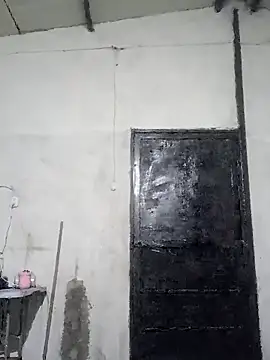 Snapshot of travieso2893 chatting on April 24, 2026, 1:40 am travieso2893 online show from April 24, 2026, 1:40 am