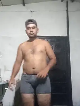 Snapshot of travieso2893 chatting on April 4, 2026, 5:36 am travieso2893 online show from April 4, 2026, 5:36 am
