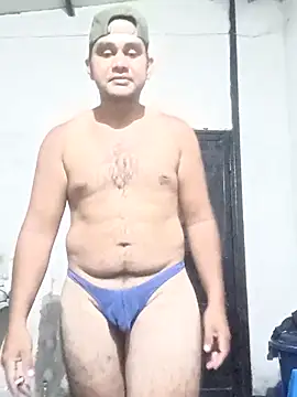 Snapshot of travieso2893 chatting on May 4, 2026, 3:32 am travieso2893 online show from May 4, 2026, 3:32 am