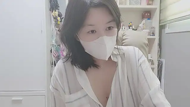 Snapshot of HaNa_Kim chatting on April 21, 2026, 5:47 am HaNa Kim online show from April 21, 2026, 5:47 am