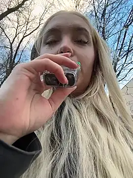 Snapshot of Milkyy_wway chatting on November 14, 2025, 7:12 am Milkyy wway online show from November 14, 2025, 7:12 am