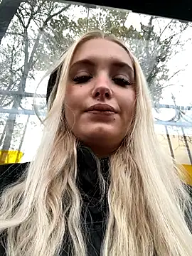 Snapshot of Milkyy_wway chatting on October 20, 2025, 6:26 am Milkyy wway online show from October 20, 2025, 6:26 am