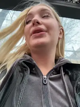 Snapshot of Milkyy_wway chatting on November 5, 2025, 6:27 am Milkyy wway online show from November 5, 2025, 6:27 am