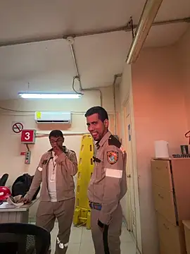 Snapshot of EnriquePersian197 chatting on February 21, 2026, 12:12 am EnriquePersian197 online show from February 21, 2026, 12:12 am