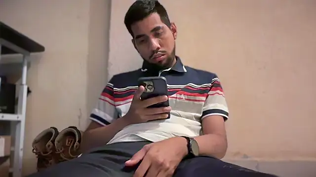 Snapshot of EnriquePersian197 chatting on February 4, 2025, 8:17 pm EnriquePersian197 online show from February 4, 2025, 8:17 pm