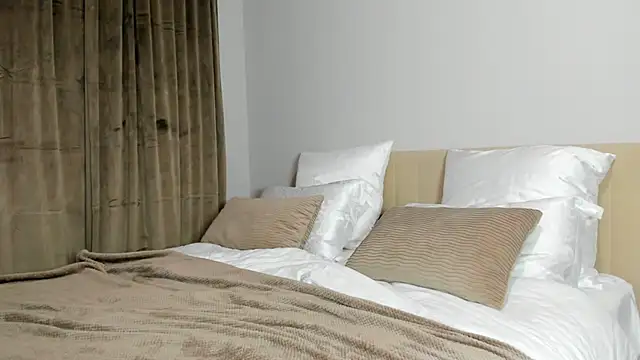 kirraa  online show from November 14, 2025, 10:02 pm