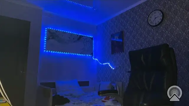 Aki-Laky online show from April 24, 2026, 9:39 pm