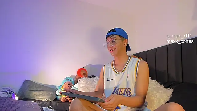 maxx cortes online show from February 19, 2025, 1:29 am