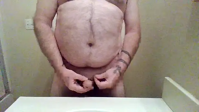 Snapshot of WatchinU82 chatting on May 22, 2026, 1:25 am WatchinU82 online show from May 22, 2026, 1:25 am