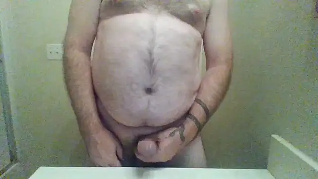 Snapshot of WatchinU82 chatting on September 25, 2025, 5:02 am WatchinU82 online show from September 25, 2025, 5:02 am