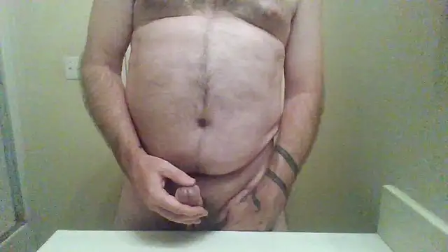 Snapshot of WatchinU82 chatting on September 15, 2025, 4:13 am WatchinU82 online show from September 15, 2025, 4:13 am