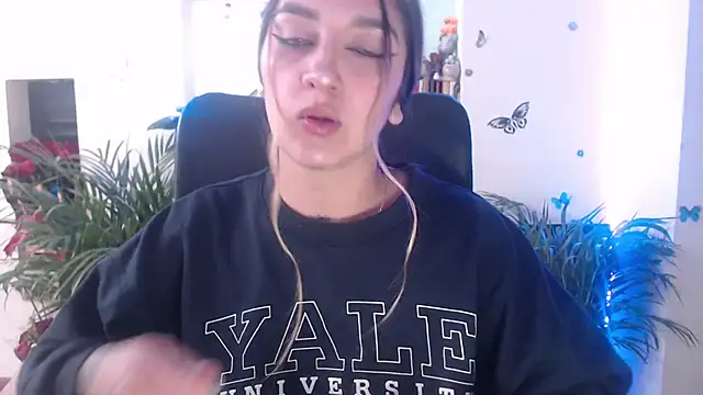 Snapshot of Lia-mitch chatting on April 30, 2026, 6:48 pm Lia-mitch online show from April 30, 2026, 6:48 pm