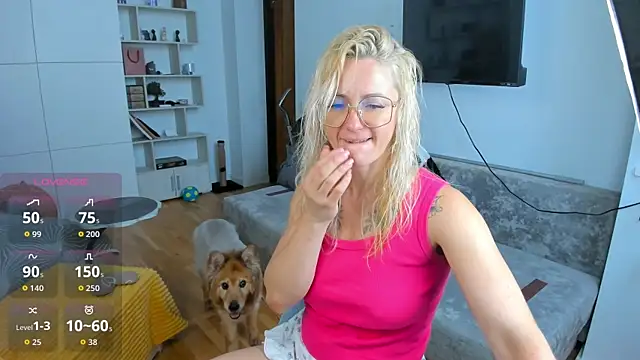 Snapshot of LadyIzabel chatting on July 30, 2026, 2:05 pm LadyIzabel online show from July 30, 2026, 2:05 pm