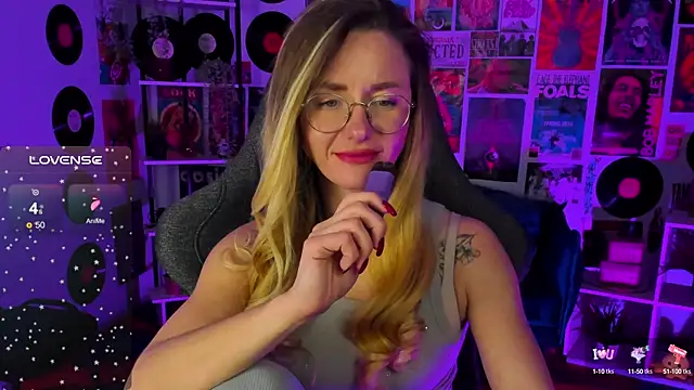 LadyIzabel online show from December 21, 2024, 9:01 am