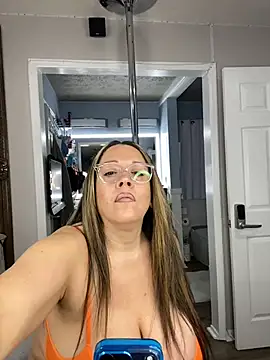 Snapshot of curvyfunlover chatting on February 7, 2026, 12:13 pm curvyfunlover online show from February 7, 2026, 12:13 pm