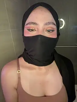 amaal  online show from November 8, 2025, 6:55 pm