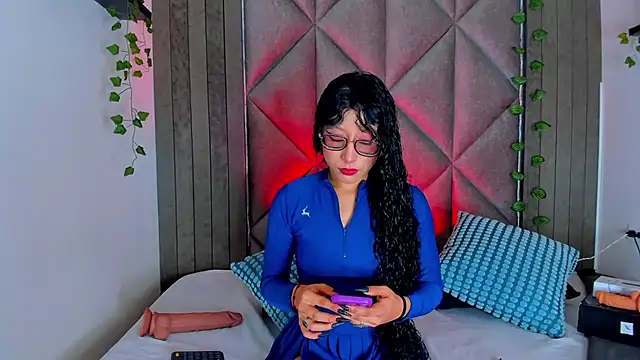 BriaConner  online show from May 5, 2026, 2:58 am
