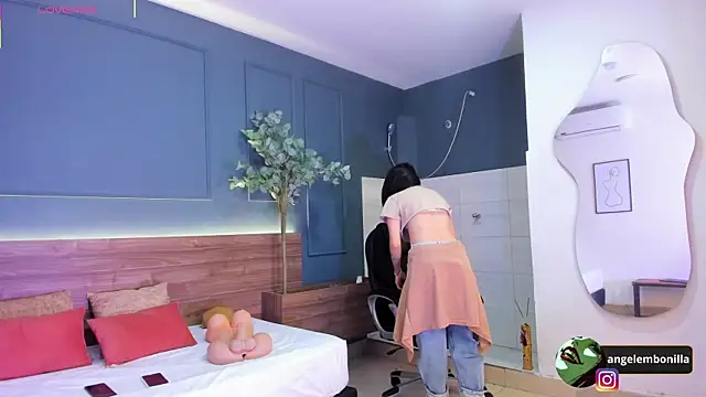 megan morgan01 online show from November 14, 2025, 12:20 pm