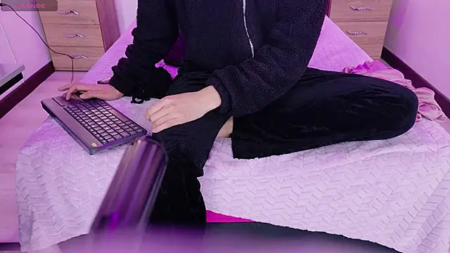 Snapshot of FULL_TENTATION_ chatting on February 14, 2026, 2:12 am FULL TENTATION online show from February 14, 2026, 2:12 am