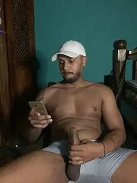 Snapshot of Pinocchiu chatting on December 10, 2024, 10:47 pm Pinocchiu online show from December 10, 2024, 10:47 pm