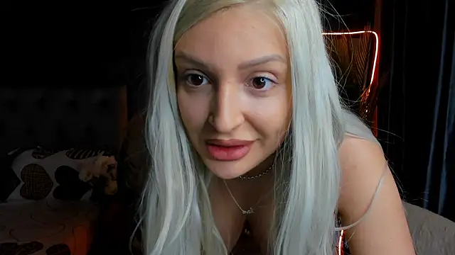 Snapshot of glossy_blondegirl chatting on December 15, 2025, 6:25 pm glossy blondegirl online show from December 15, 2025, 6:25 pm