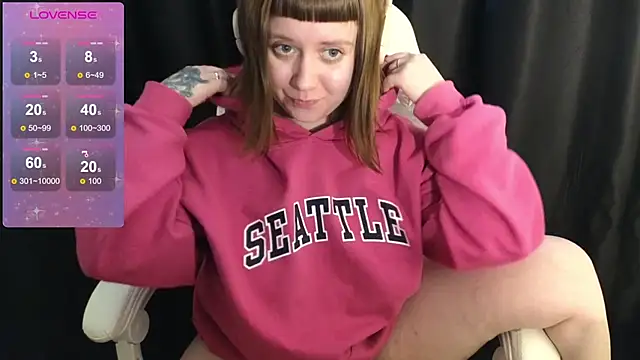 Snapshot of June_shy0 chatting on February 6, 2025, 10:36 am June shy0 online show from February 6, 2025, 10:36 am