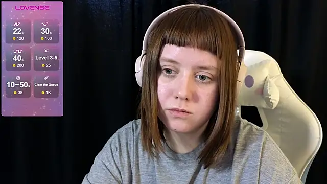 Snapshot of June_shy0 chatting on February 21, 2025, 8:07 am June shy0 online show from February 21, 2025, 8:07 am