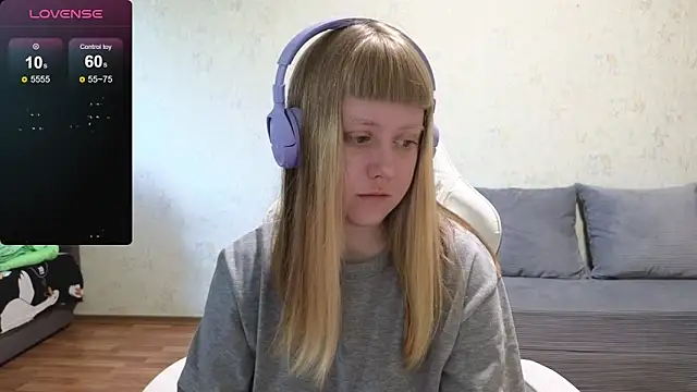 Snapshot of June_shy0 chatting on May 9, 2026, 8:18 am June shy0 online show from May 9, 2026, 8:18 am