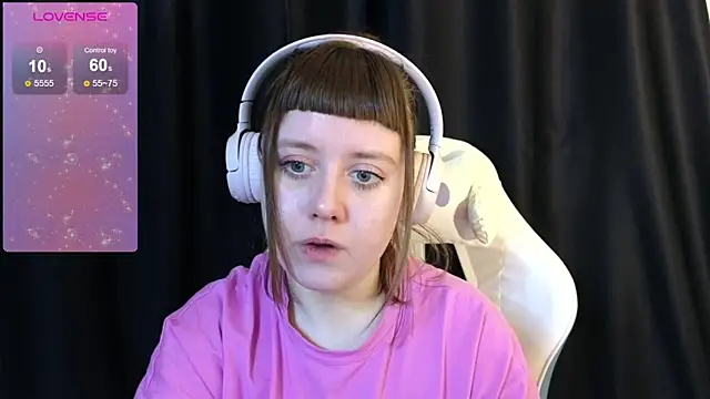 Snapshot of June_shy0 chatting on February 12, 2025, 7:34 am June shy0 online show from February 12, 2025, 7:34 am