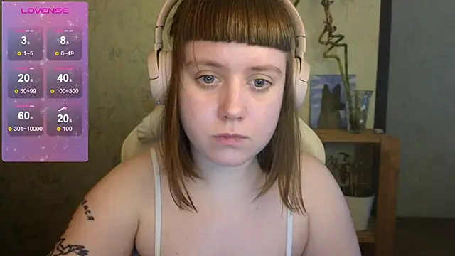 Snapshot of June_shy0 chatting on February 1, 2025, 7:47 am June shy0 online show from February 1, 2025, 7:47 am