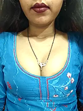 Snapshot of Sharmila-Singh chatting on July 18, 2026, 7:17 am Sharmila-Singh online show from July 18, 2026, 7:17 am
