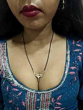 Snapshot of Sharmila-Singh chatting on July 14, 2026, 1:06 pm Sharmila-Singh online show from July 14, 2026, 1:06 pm