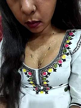 Snapshot of Sharmila-Singh chatting on June 5, 2026, 6:52 am Sharmila-Singh online show from June 5, 2026, 6:52 am